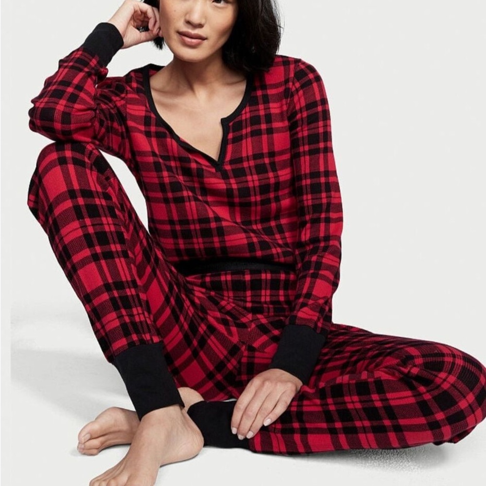 NWT VICTORIAS SECRET VS THERMAL LONG PJ SET HOLIDAY XMAS CHRISTMAS RED PAJAMAS M